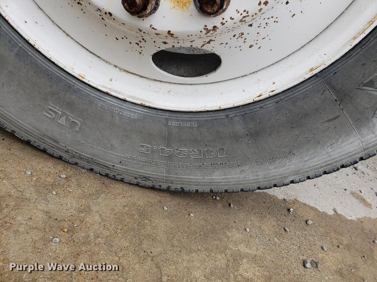 image for item EP9456 2002 Travis end dump trailer