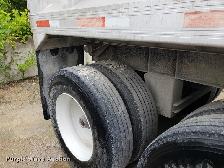 image for item EP9456 2002 Travis end dump trailer