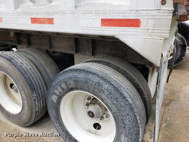 image for item EP9456 2002 Travis end dump trailer