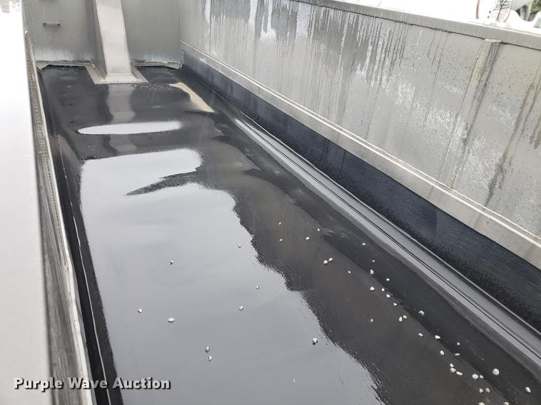 image for item EP9456 2002 Travis end dump trailer