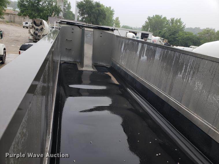 image for item EP9456 2002 Travis end dump trailer