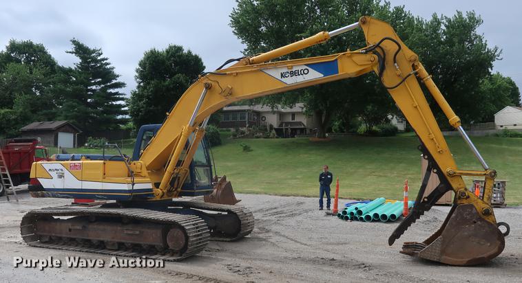 image for item EP9468 1994 Kobelco SK200LC excavator