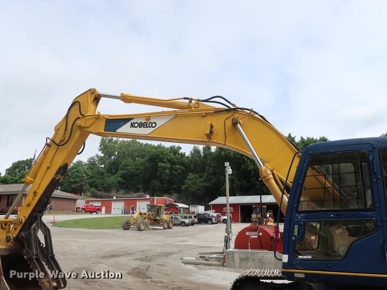 image for item EP9468 1994 Kobelco SK200LC excavator