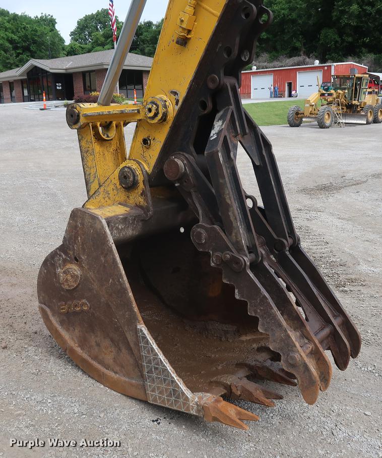 image for item EP9468 1994 Kobelco SK200LC excavator