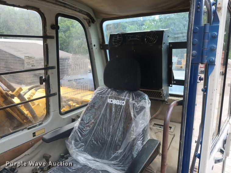 image for item EP9468 1994 Kobelco SK200LC excavator