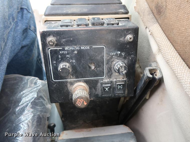 image for item EP9468 1994 Kobelco SK200LC excavator