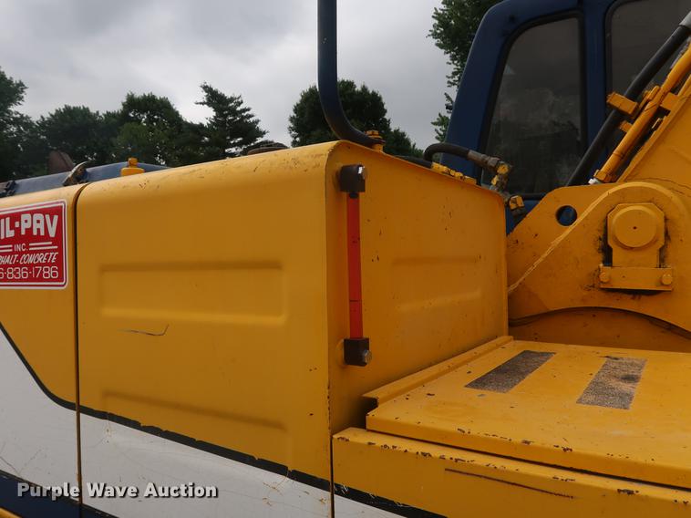 image for item EP9468 1994 Kobelco SK200LC excavator