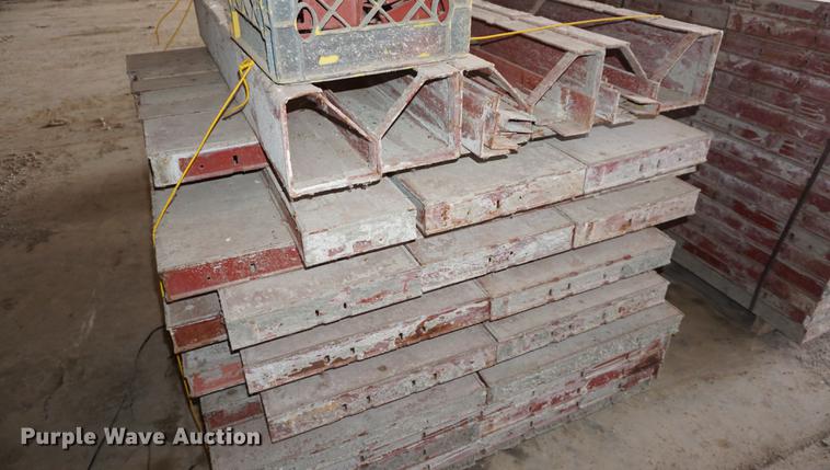 image for item ES9855 Simons concrete forms