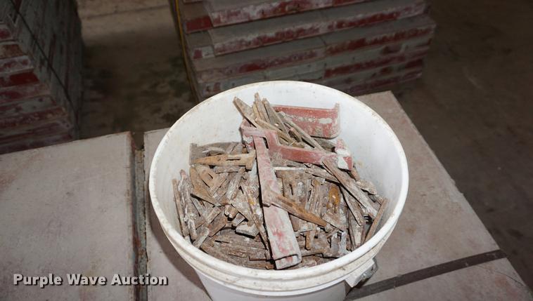 image for item ES9855 Simons concrete forms