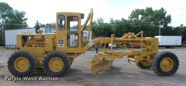 image for item J8502 1969 Caterpillar 12F rigid frame motor grader