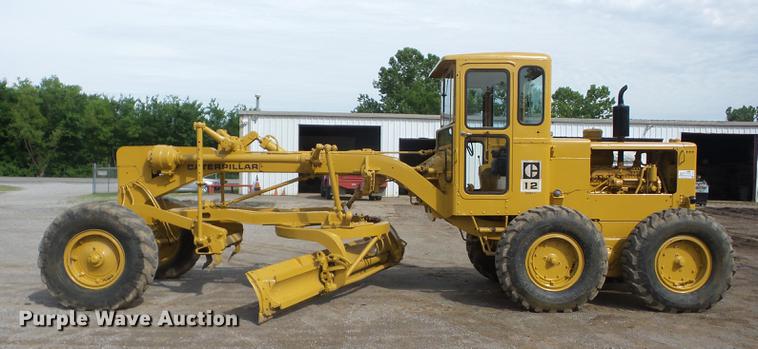 image for item J8502 1969 Caterpillar 12F rigid frame motor grader