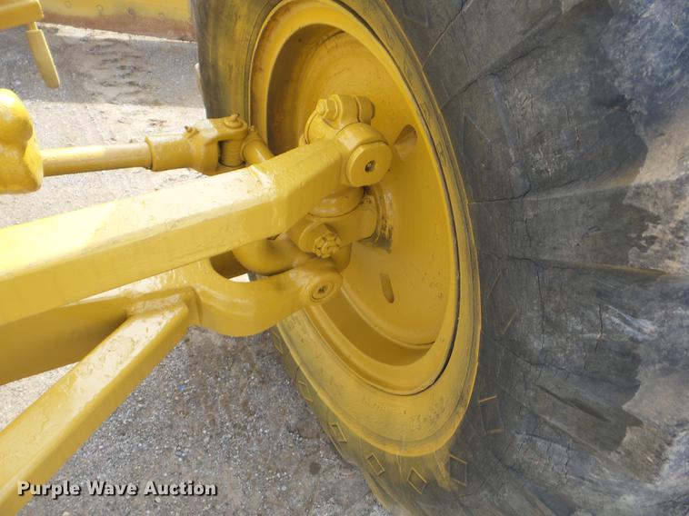 image for item J8502 1969 Caterpillar 12F rigid frame motor grader