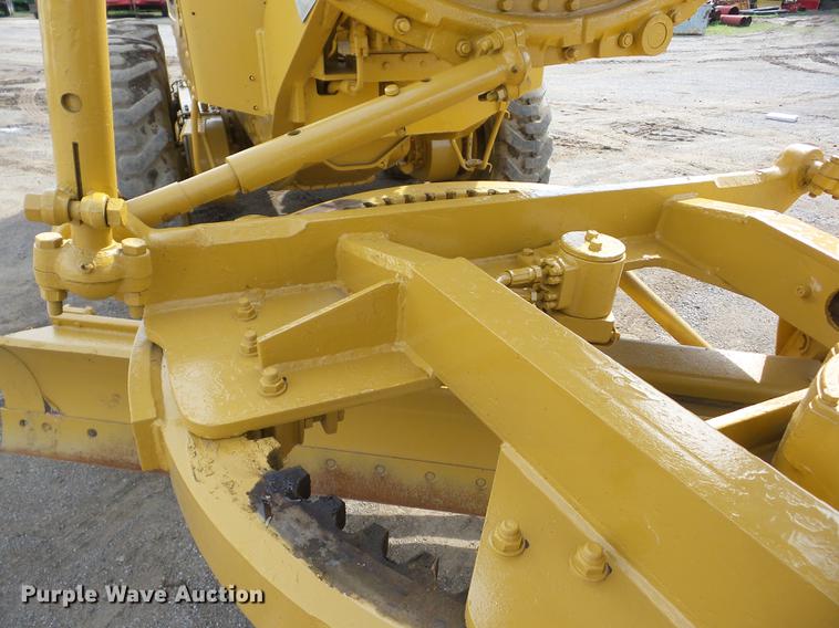 image for item J8502 1969 Caterpillar 12F rigid frame motor grader