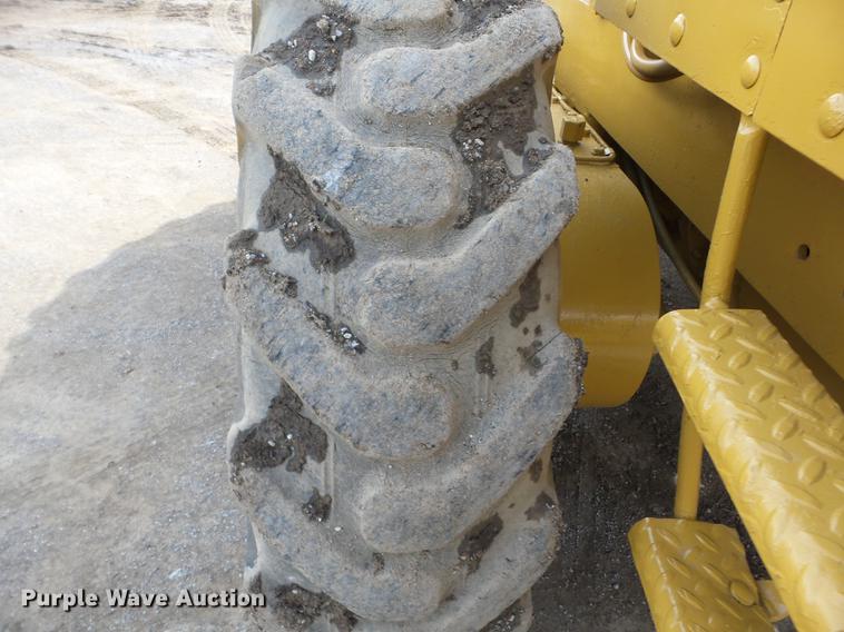 image for item J8502 1969 Caterpillar 12F rigid frame motor grader