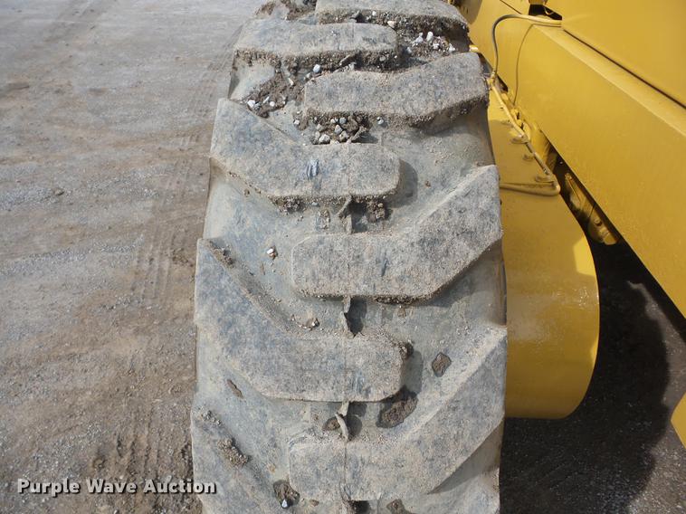 image for item J8502 1969 Caterpillar 12F rigid frame motor grader