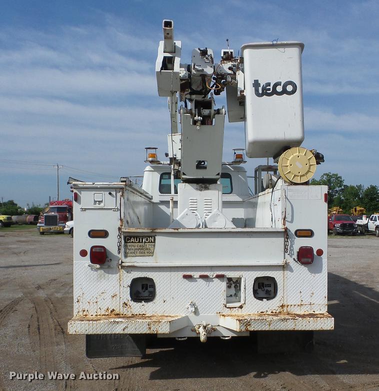 image for item J8503 1999 International 4800 bucket truck