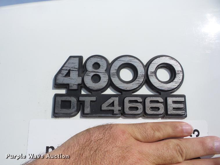 image for item J8503 1999 International 4800 bucket truck