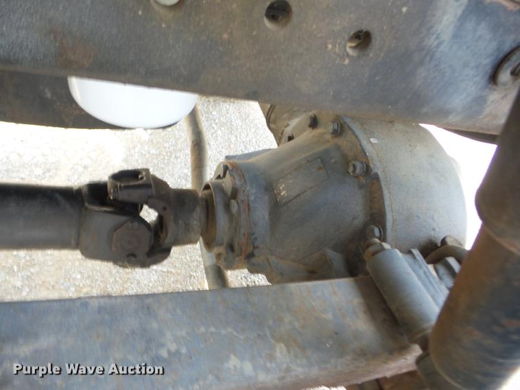 image for item J8503 1999 International 4800 bucket truck