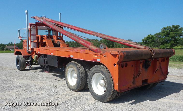 image for item K6271 1981 Kenworth flatbed winch truck