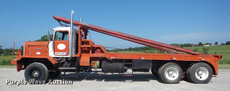 image for item K6271 1981 Kenworth flatbed winch truck