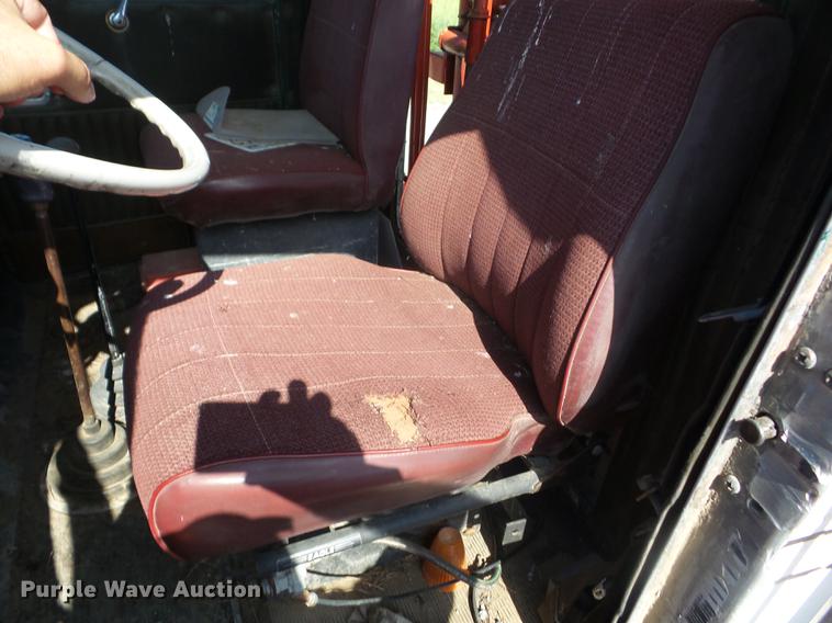 image for item K6271 1981 Kenworth flatbed winch truck