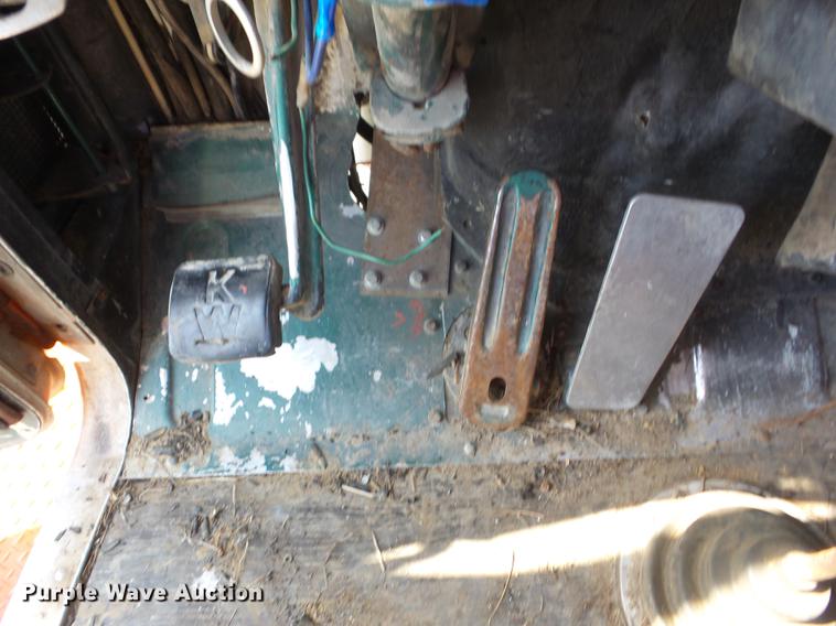 image for item K6271 1981 Kenworth flatbed winch truck