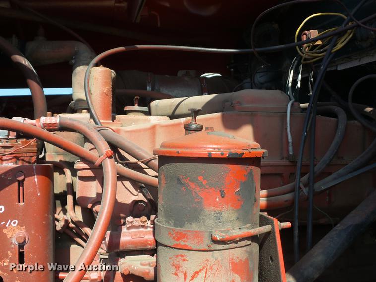 image for item K6271 1981 Kenworth flatbed winch truck