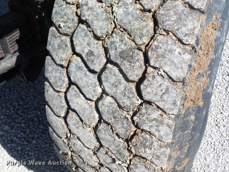 image for item K6271 1981 Kenworth flatbed winch truck