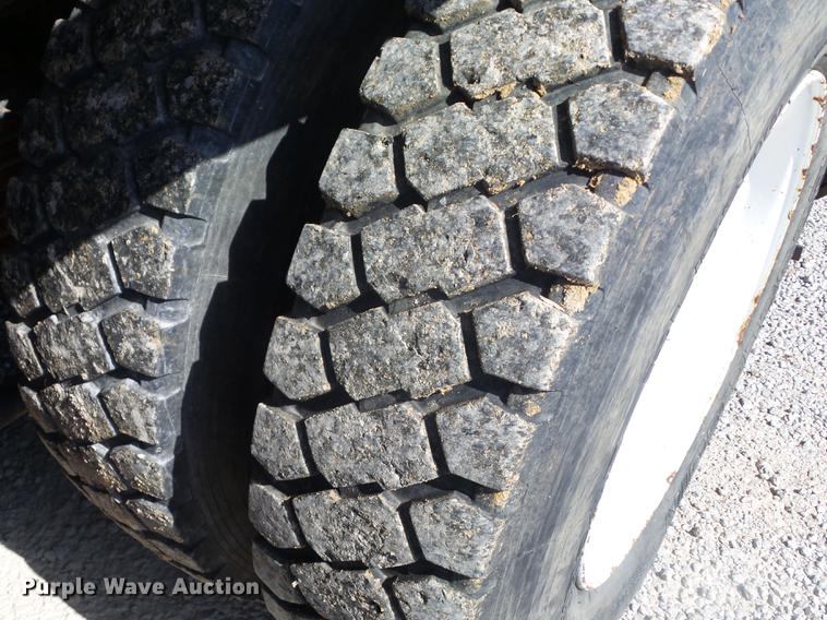 image for item K6271 1981 Kenworth flatbed winch truck