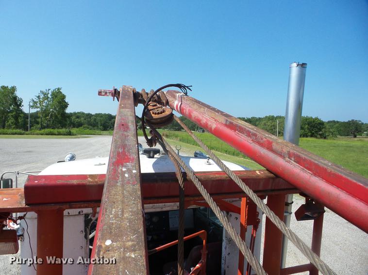 image for item K6271 1981 Kenworth flatbed winch truck