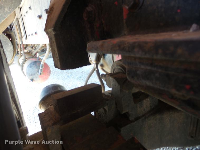 image for item K6271 1981 Kenworth flatbed winch truck