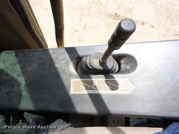 image for item K6275 1998 Caterpillar M318 excavator