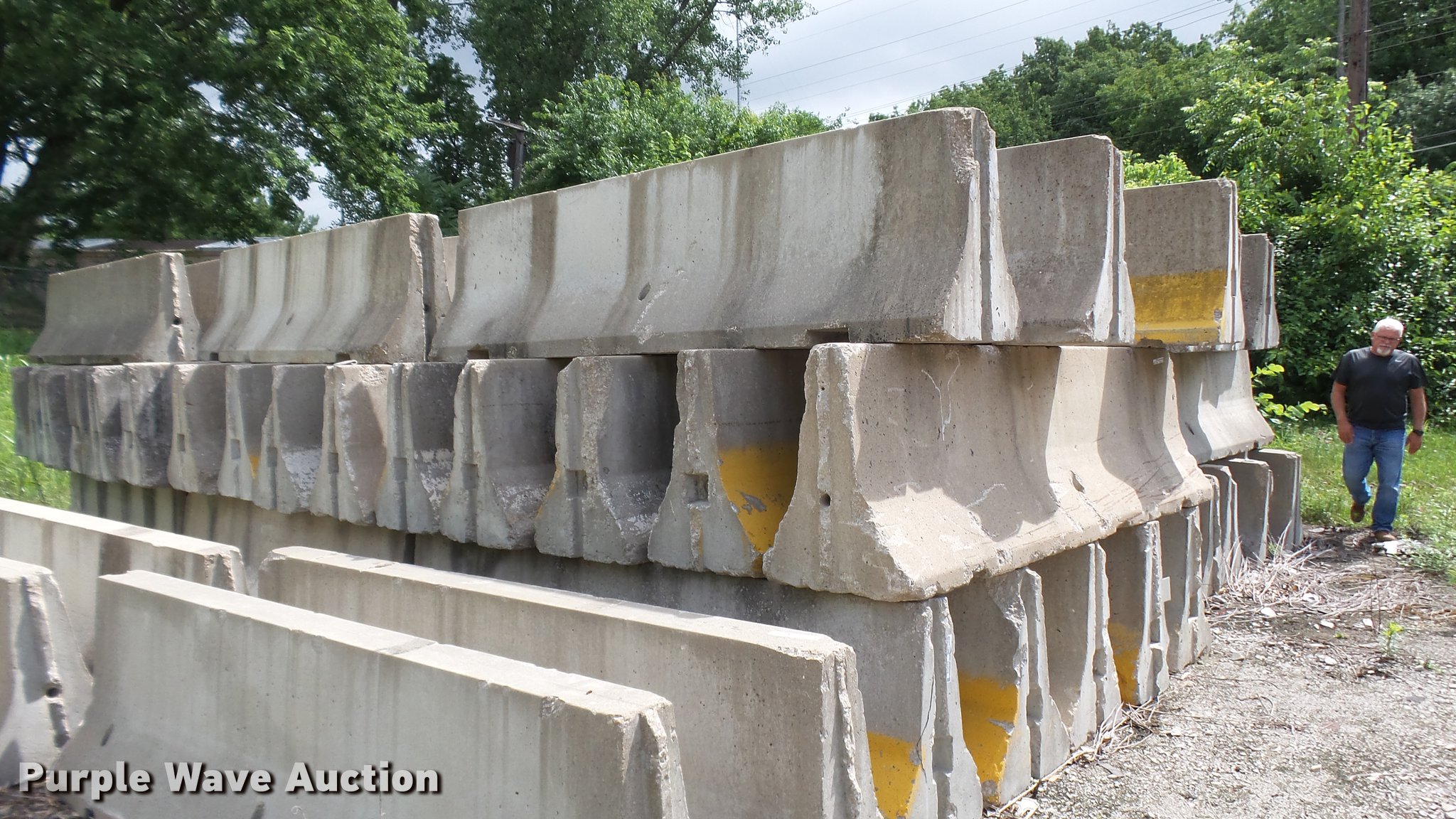 (22) concrete jersey barriers in Sugar Creek, MO Item DX9377 sold