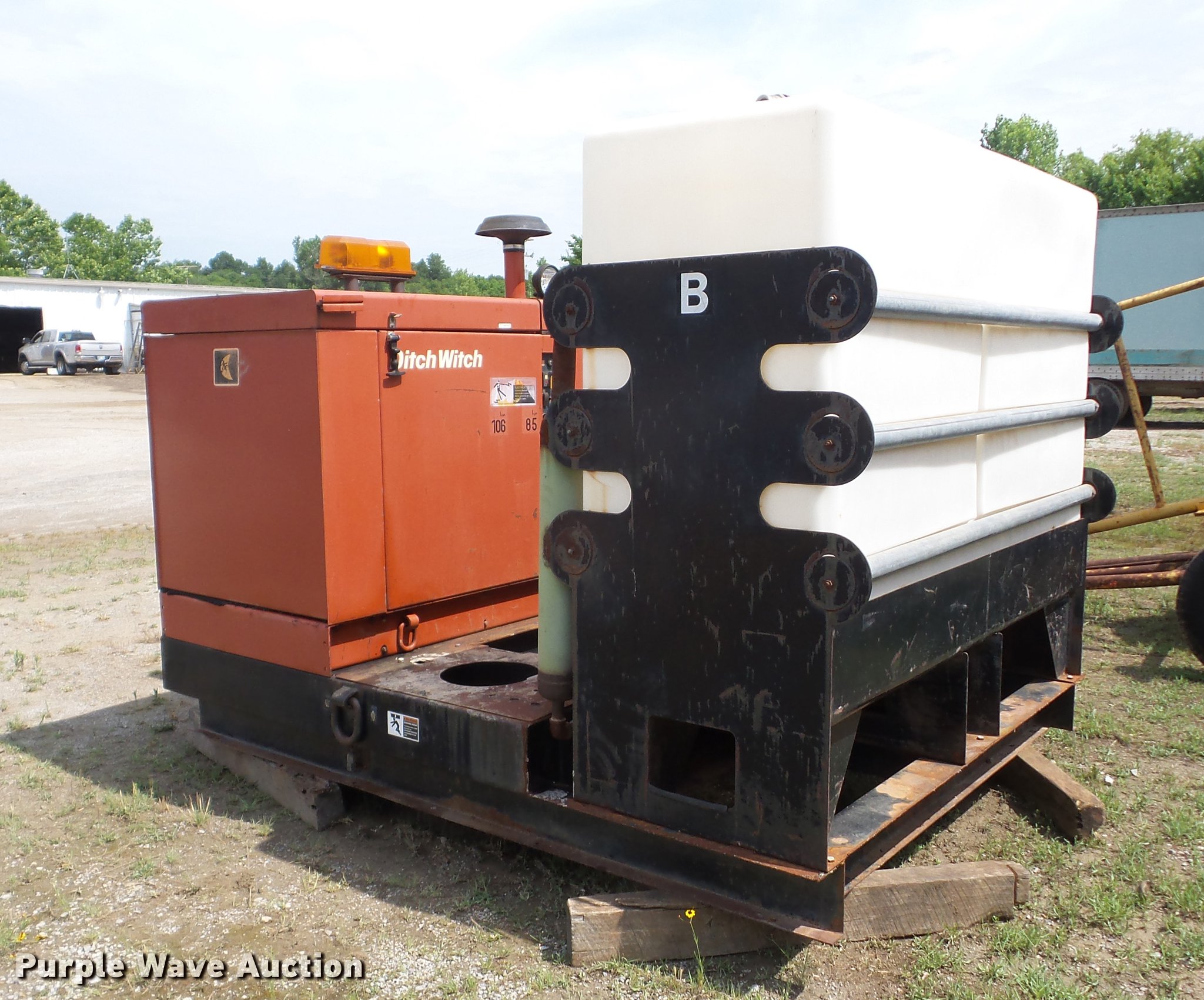 Ditch Witch Fluid Pac 85 hydraulic pump in Claremore, OK Item J8500