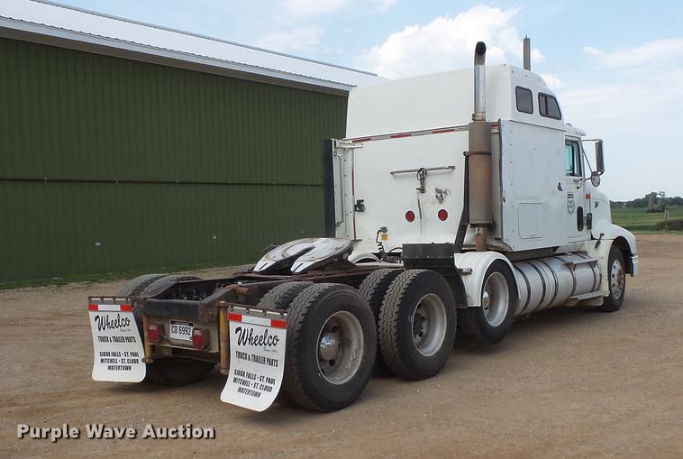 image for item DC4703 1998 International 9400 semi truck