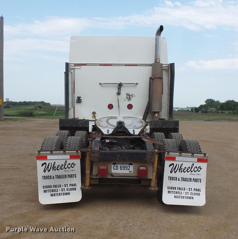 image for item DC4703 1998 International 9400 semi truck