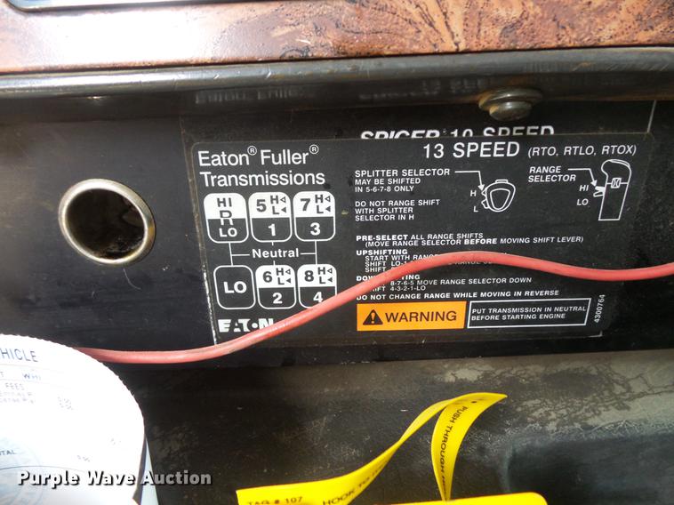 image for item DC4703 1998 International 9400 semi truck