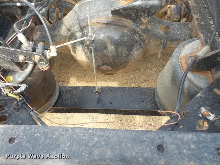 image for item DC4703 1998 International 9400 semi truck