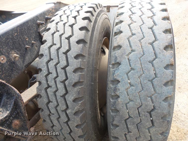 image for item DC4703 1998 International 9400 semi truck