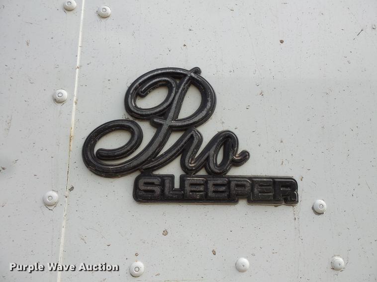 image for item DC4703 1998 International 9400 semi truck