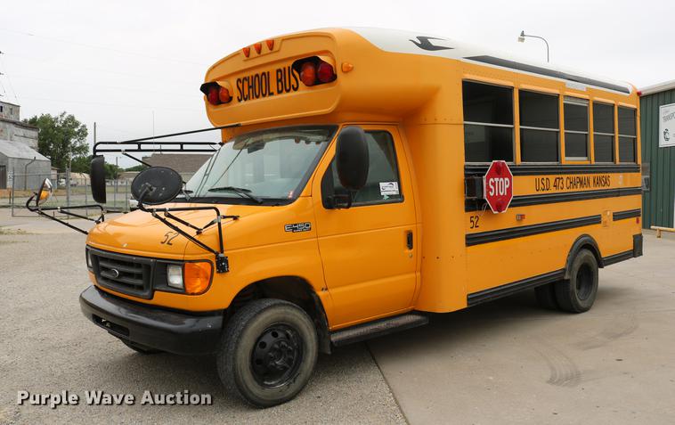 image for item DC7520 2004 Ford E450 Blue Bird school bus