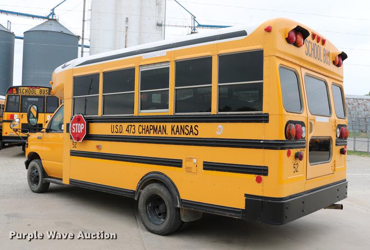 image for item DC7520 2004 Ford E450 Blue Bird school bus