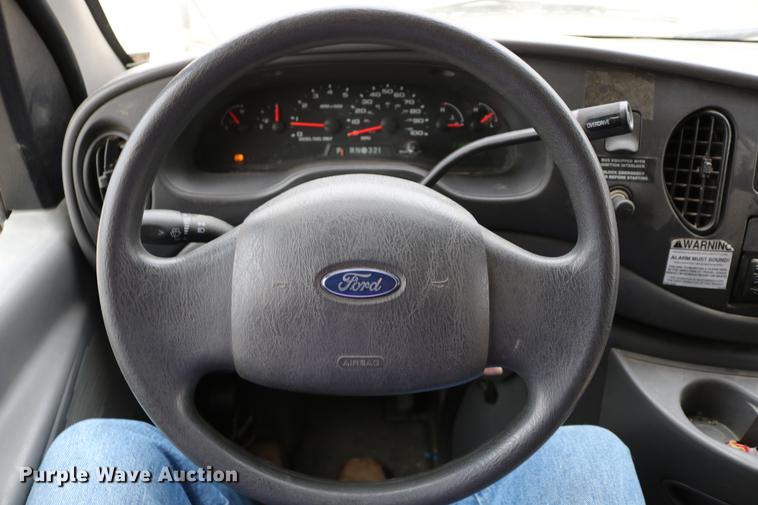 image for item DC7520 2004 Ford E450 Blue Bird school bus