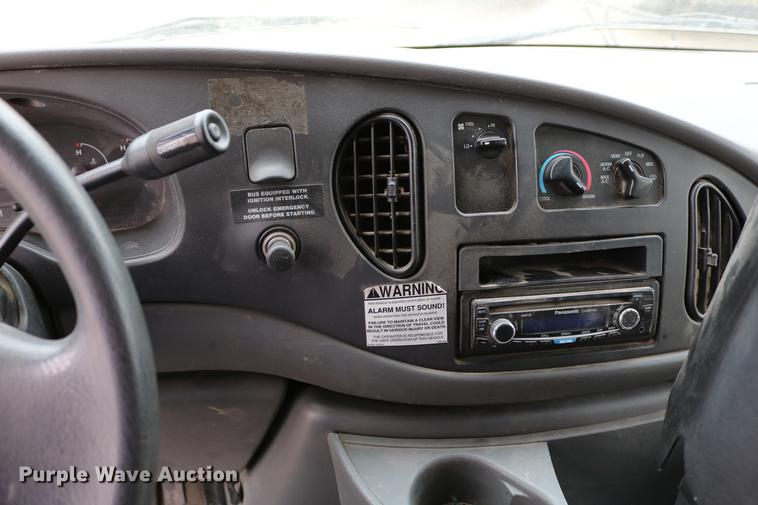 image for item DC7520 2004 Ford E450 Blue Bird school bus