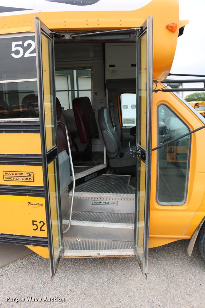 image for item DC7520 2004 Ford E450 Blue Bird school bus