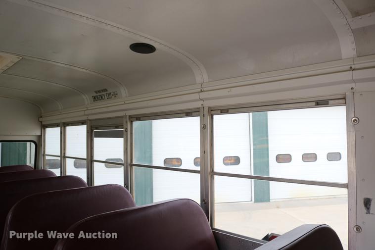 image for item DC7520 2004 Ford E450 Blue Bird school bus