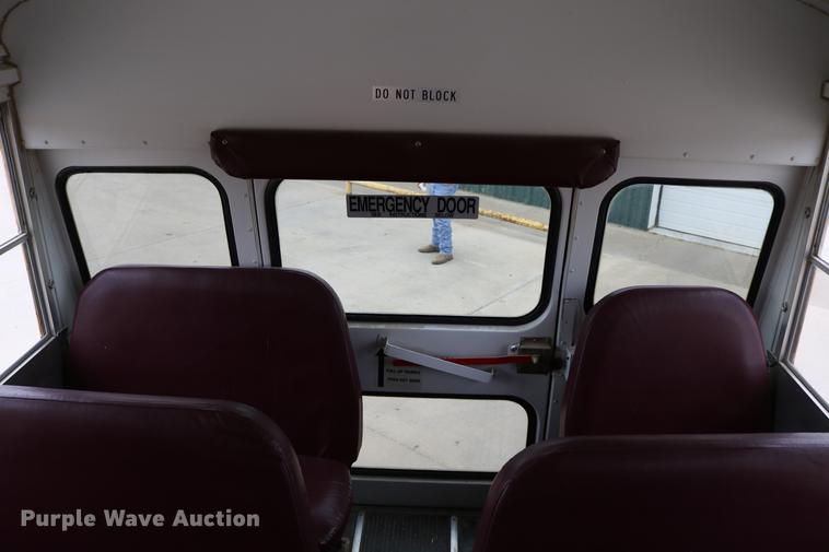 image for item DC7520 2004 Ford E450 Blue Bird school bus