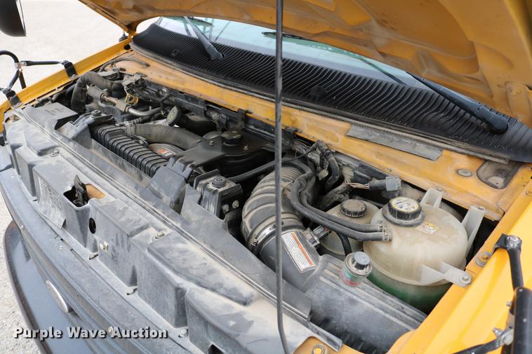 image for item DC7520 2004 Ford E450 Blue Bird school bus