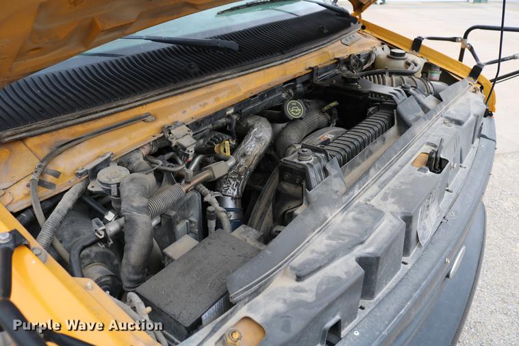 image for item DC7520 2004 Ford E450 Blue Bird school bus