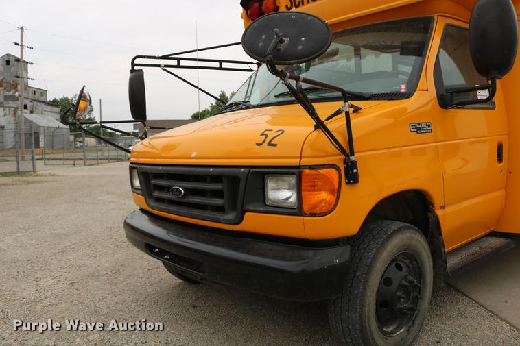 image for item DC7520 2004 Ford E450 Blue Bird school bus